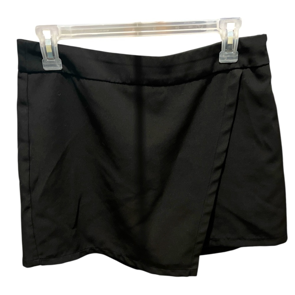 Sincerely Jules Black Skort-Style Shorts with Asymmetrical Wrap Lg.